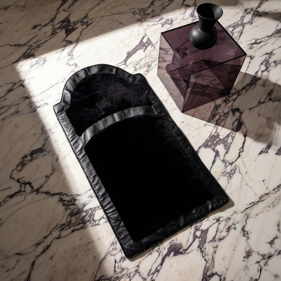 Miras Quabba Siyah Desenli Namaz Seccadesi